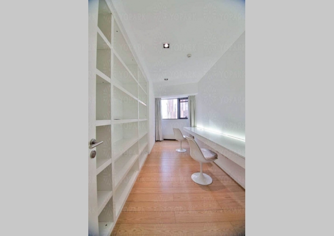 Sanlitun SOHO&nbsp;1bedroom&nbsp;155sqm&nbsp;&yen;19,000&nbsp;PRS131